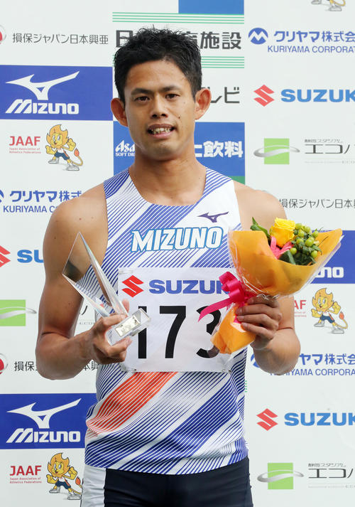 男子400メートル障害で優勝した野沢（撮影・河野匠）