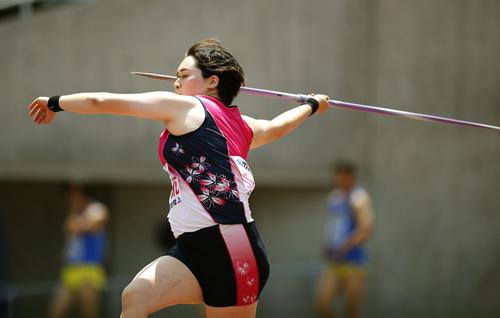 女子やり投げ　64メートル36の日本新記録をマークして優勝した北口榛花（共同）