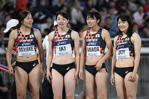 女子400メートルリレー予選1組で4位の日本。左から三宅、壹岐、山田、土井（撮影・鈴木みどり）