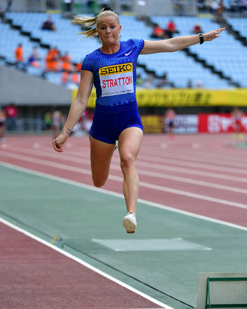 女子走り幅跳び　6メートル66の記録で優勝するオーストラリアのブルック・ストラットン（撮影・清水貴仁）