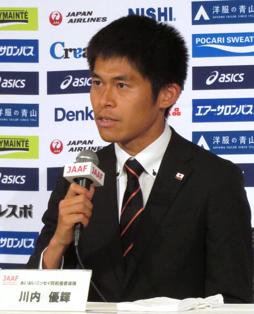 世界選手権のマラソン代表発表会見で抱負を語る川内（撮影・上田悠太）