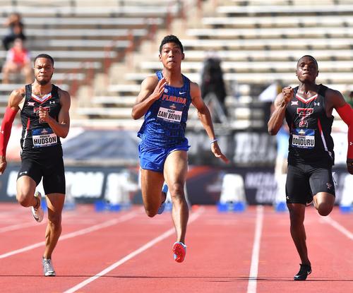 全米大学陸上選手権男子100メートル準決勝で追い風参考記録ながらも9秒96をマークしたサニブラウン（中央）（撮影・菅敏）