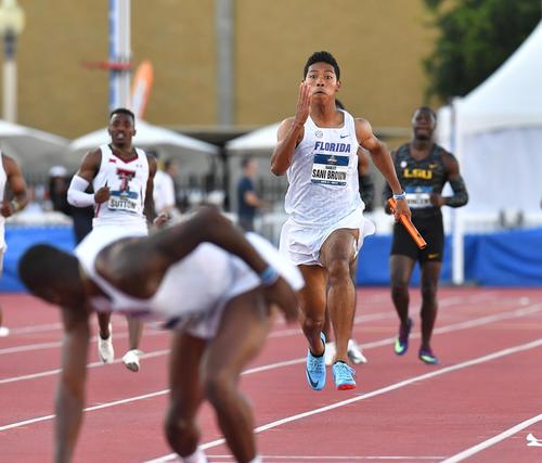 全米大学選手権男子400メートルリレー決勝で2走を務め、優勝したサニブラウン（撮影・菅敏）