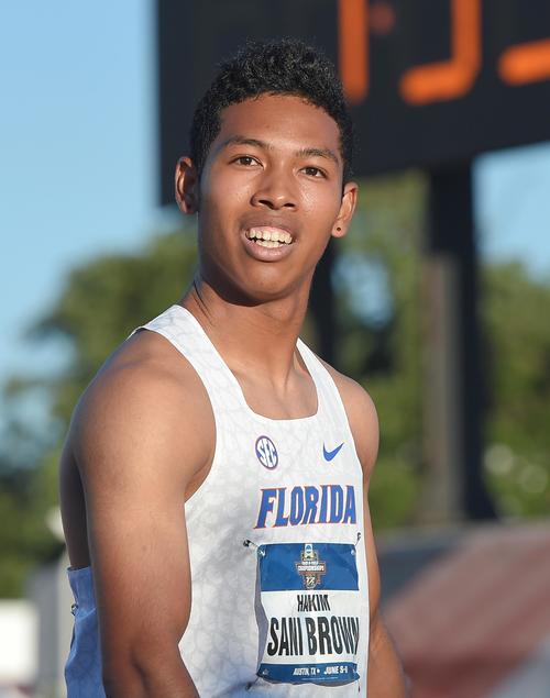 全米大学選手権男子400メートルリレー決勝で優勝し、笑顔を見せるサニブラウン（撮影・菅敏）