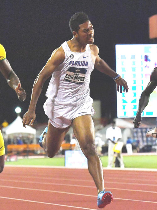 男子200メートル決勝で3位でゴールするサニブラウン（撮影・菅敏）