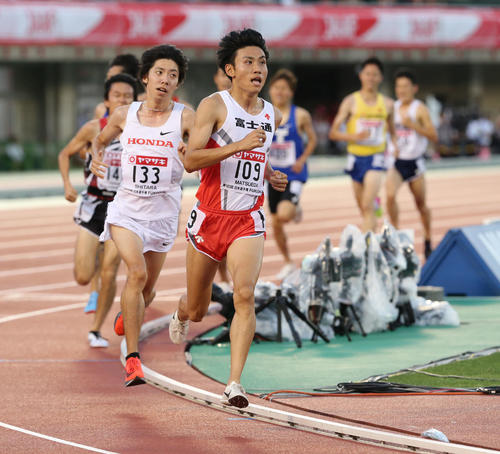 男子5000メートル決勝　優勝した松枝博輝（撮影・梅根麻紀）