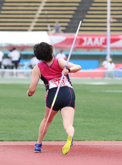 女子やり投げ決勝　1投目で62メートル68の大会記録を更新した北口榛花（撮影・梅根麻紀）