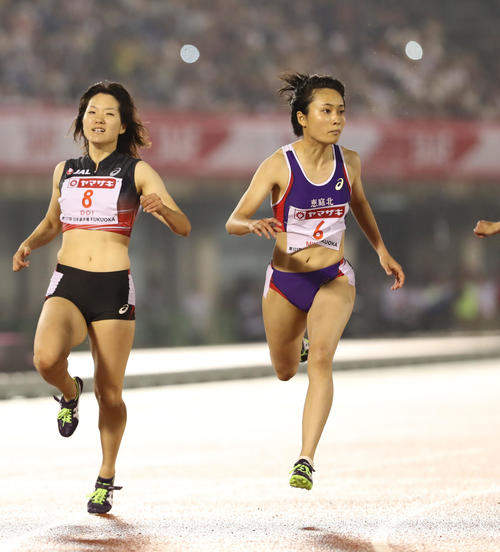 女子100メートル決勝　優勝した御家瀬緑（6番）左は土井杏南（撮影・梅根麻紀）