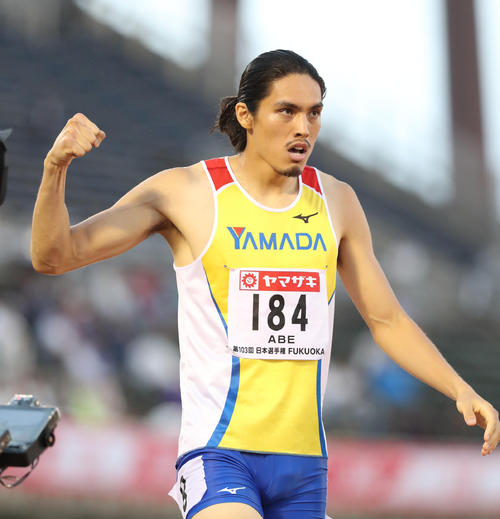 男子400メートルハードル　決勝　優勝した安部孝駿は歓喜の表情（撮影・梅根麻紀）