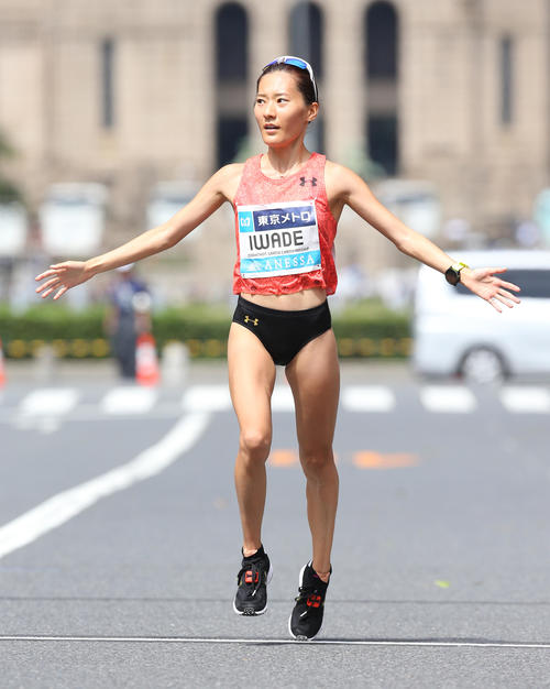 9位でゴールする岩出（撮影・河野匠）