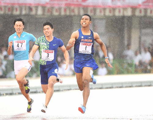 2019年日本選手権・男子２００メートル決勝で２位となった小池（中央）。右は優勝したサニブラウン・ハキーム