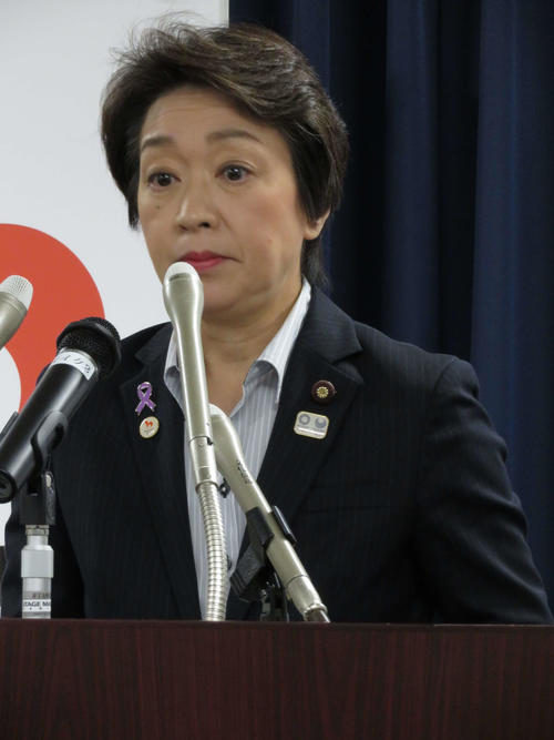 定例会見を行った橋本聖子五輪相（撮影・近藤由美子）