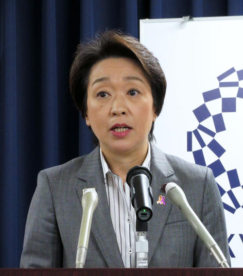 定例会見を行った橋本聖子五輪相（2019年11月1日）