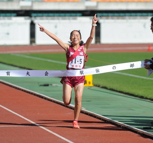 御殿場中18年ぶりｖ ５区中村 全国でも優勝を 陸上写真ニュース 日刊スポーツ