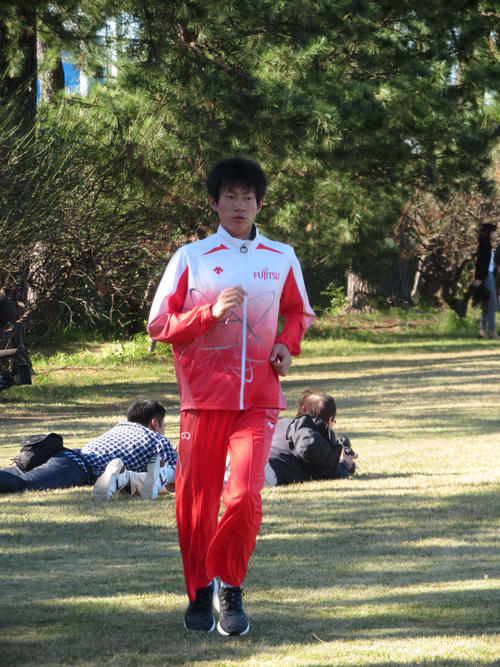 ランニングをする中村（撮影・上田悠太）