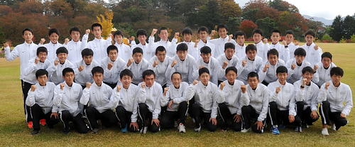 都大路で福島県勢として男子初の優勝を目指す学法石川メンバー（撮影・佐々木雄高）