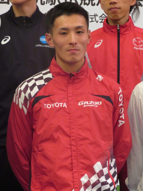 全日本実業団対抗駅伝の会見に出席した服部（撮影・上田悠太）