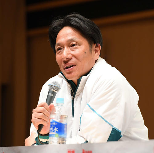 会見で記者の質問に答える青学大・原晋監督（撮影・鈴木みどり）