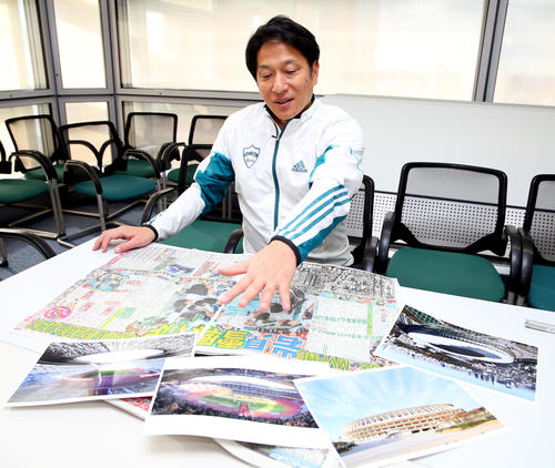 優勝から一夜明け、取材に応じる青学大・原監督（撮影・大野祥一）