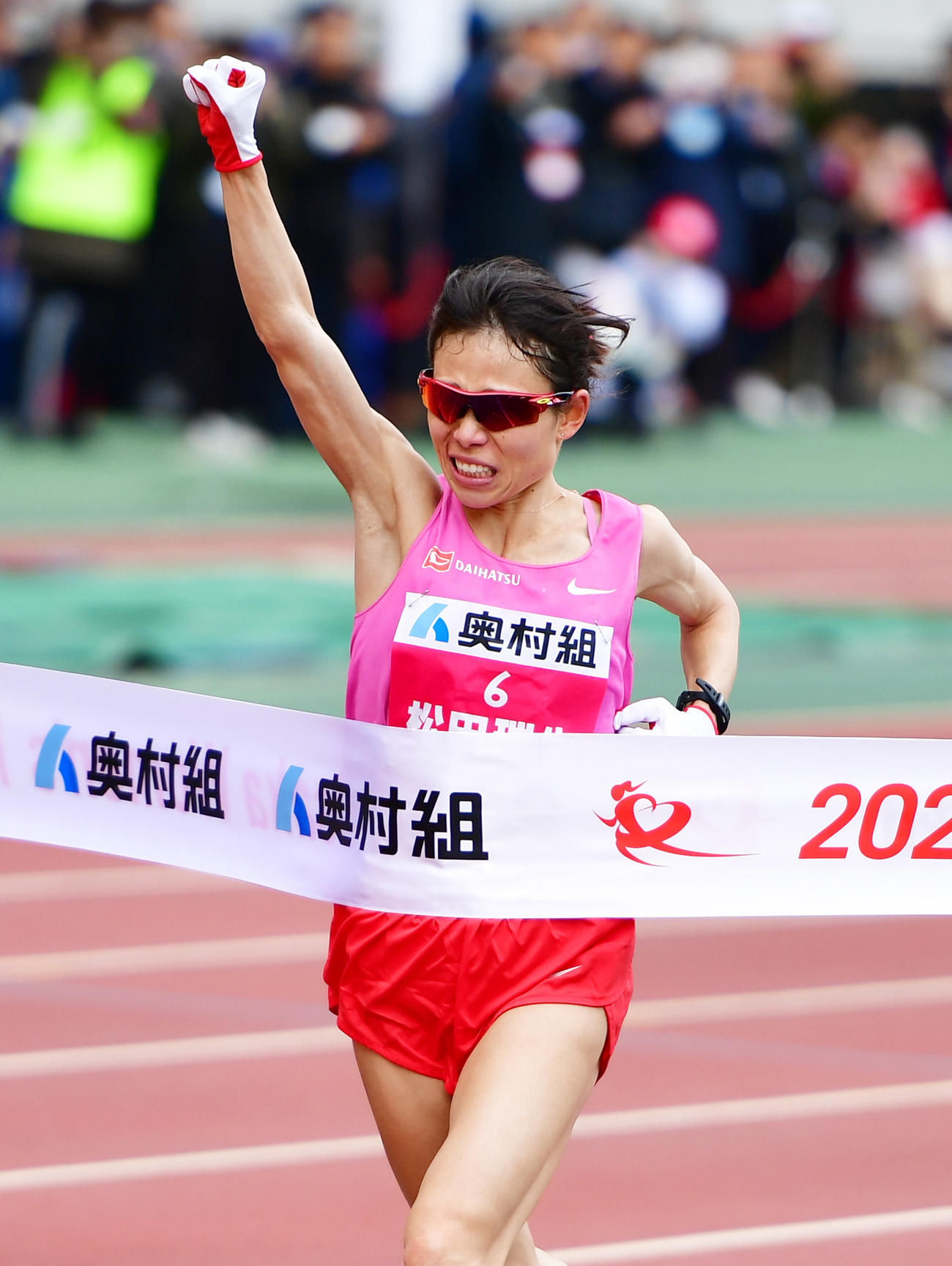 大阪国際女子マラソン　2時間21分47秒でゴールし優勝した松田瑞生（撮影・清水貴仁）
