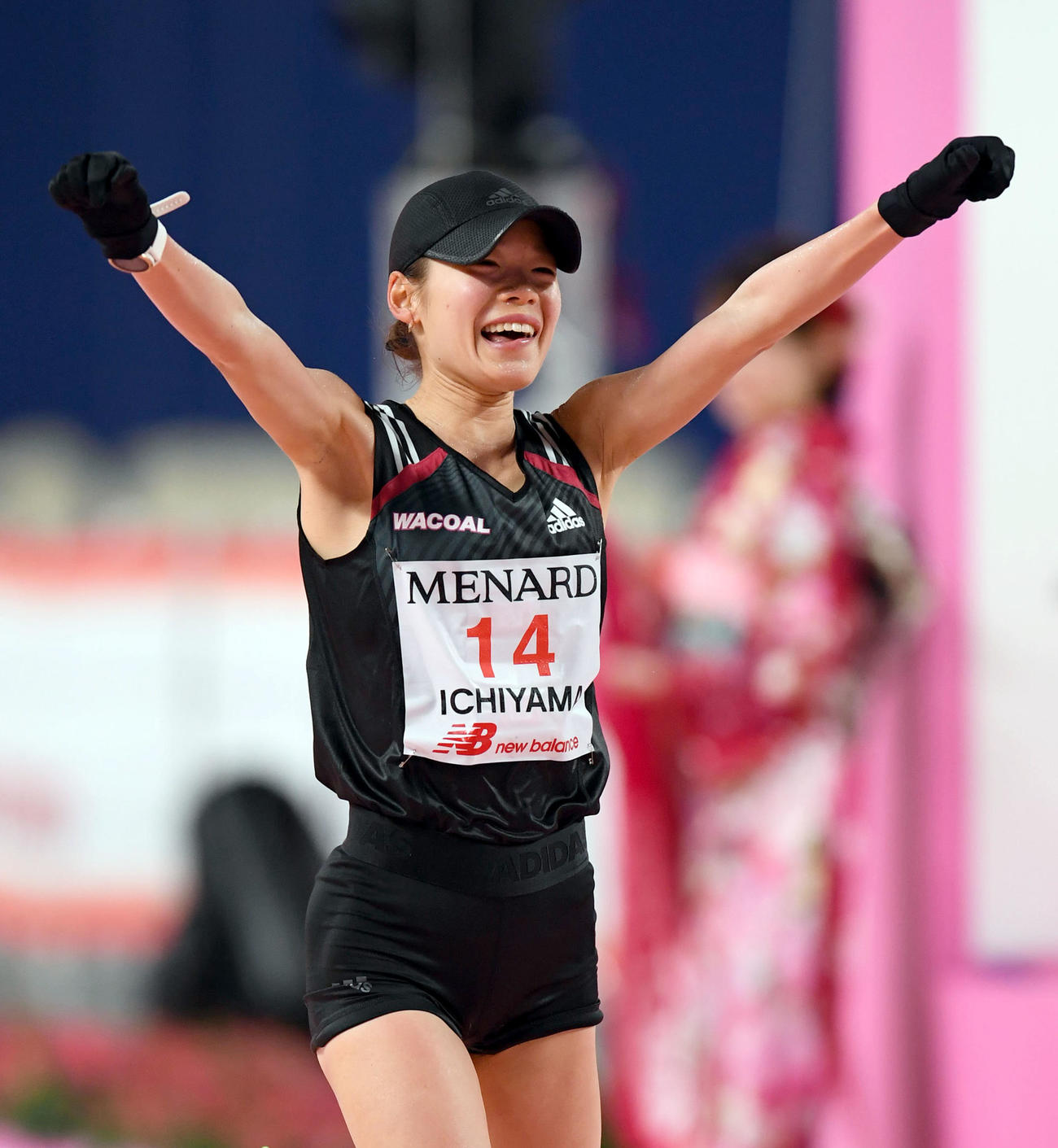 2時間20分29秒で優勝した一山麻緒（撮影・森本幸一）