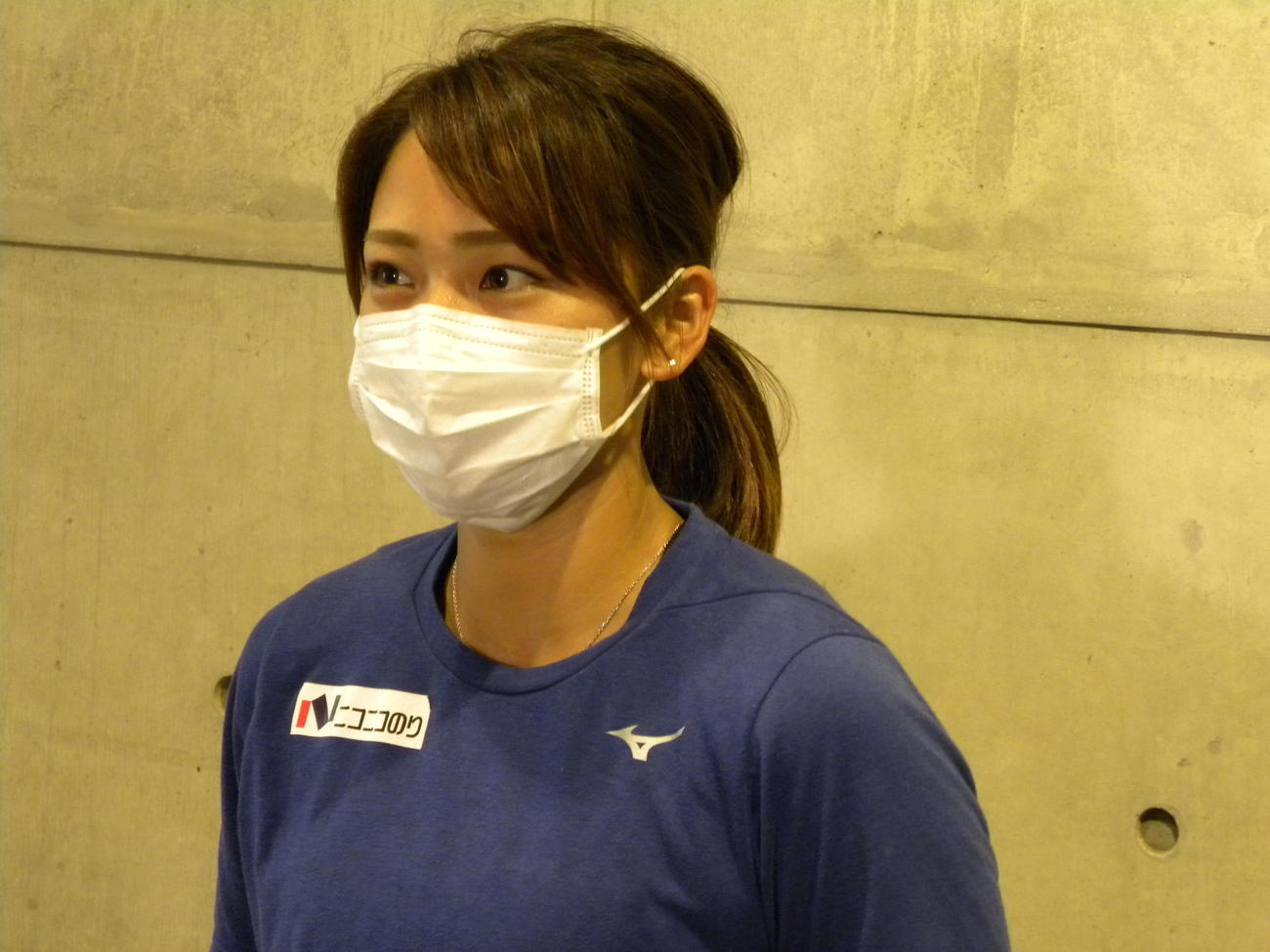 陸上の大阪選手権女子やり投げで2連覇した佐藤友佳（撮影・松本航）