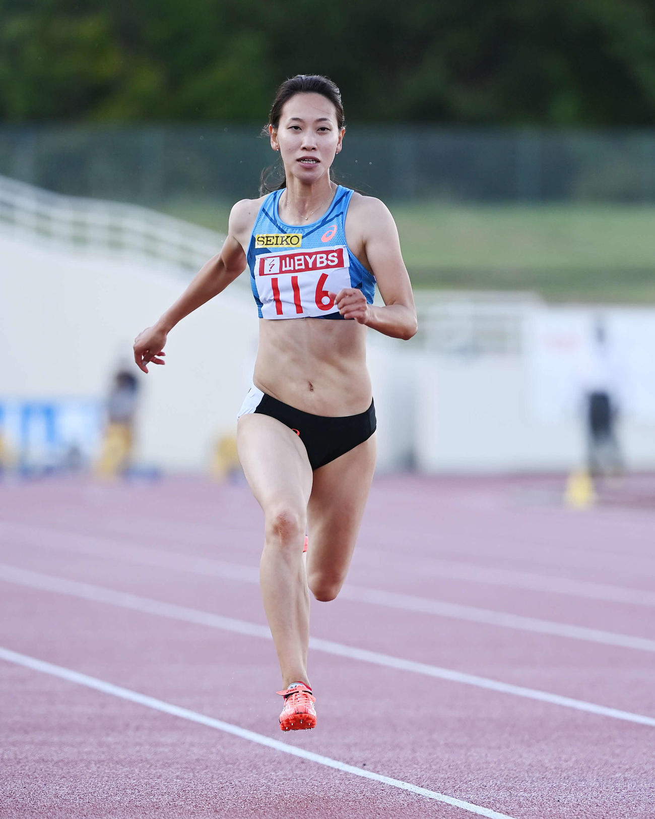 女子100メートルタイムトライアル決勝で力走する福島（撮影・鈴木みどり）