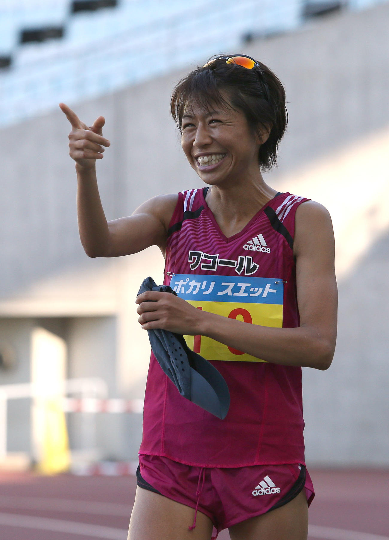 関西実業団陸上競技選手権大会　女子4×400メートル決勝　優勝を喜ぶ福士加代子（撮影・白石智彦）