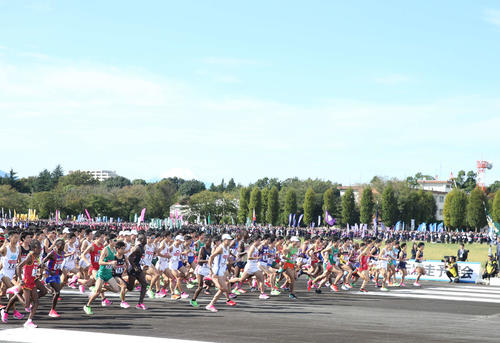 第96回箱根駅伝予選会　いっせいにスタートする選手たち（2019年10月26日）