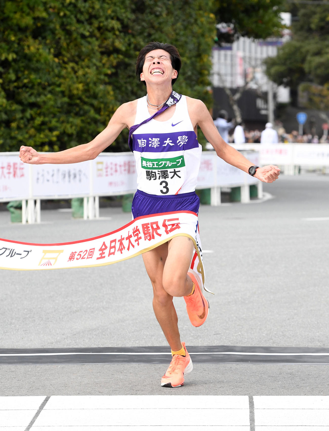 優勝した駒大のアンカーの田沢（撮影・前岡正明）