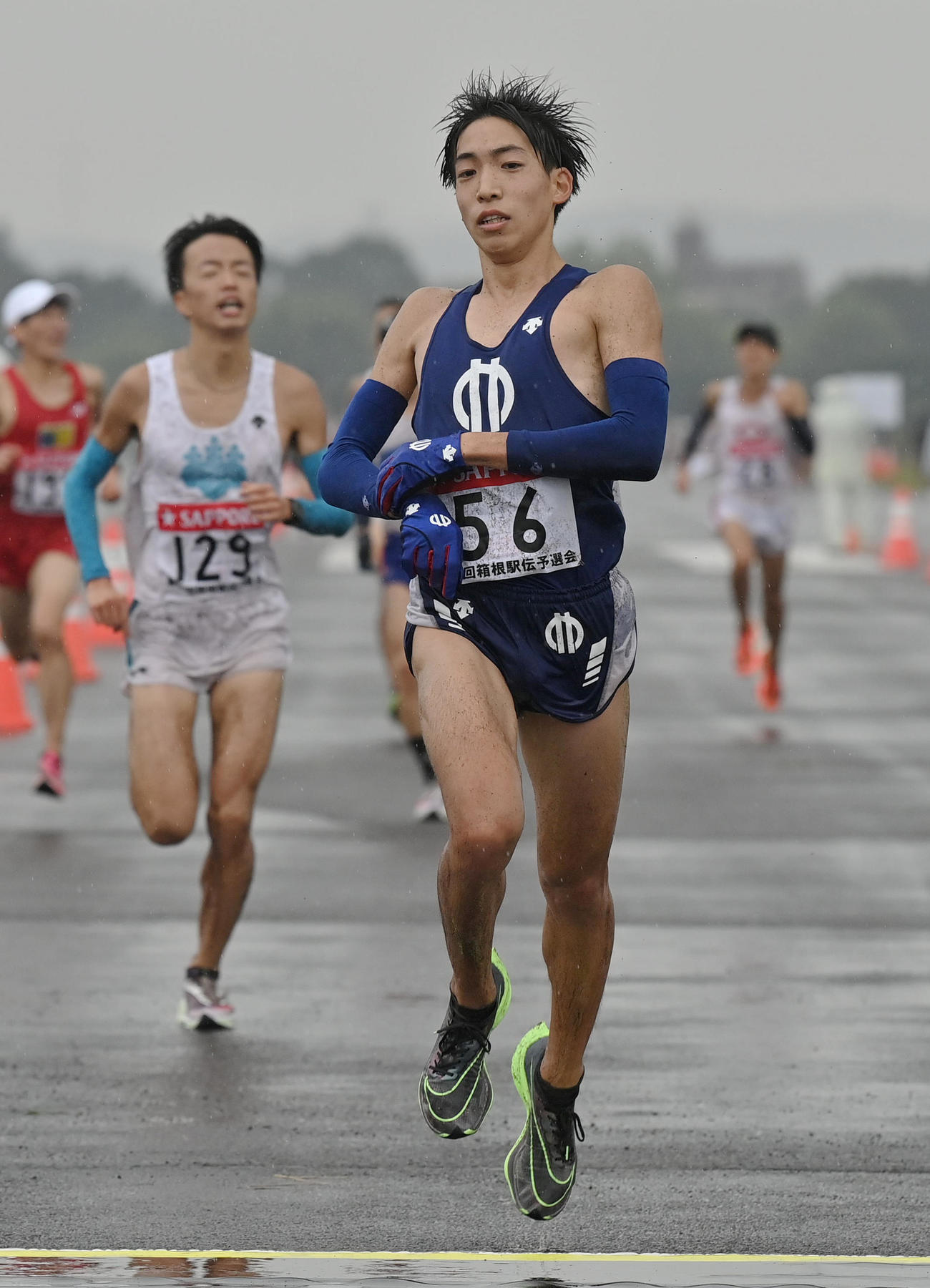 箱根駅伝予選会を日本人1位でゴールする順大の三浦龍司（代表撮影）