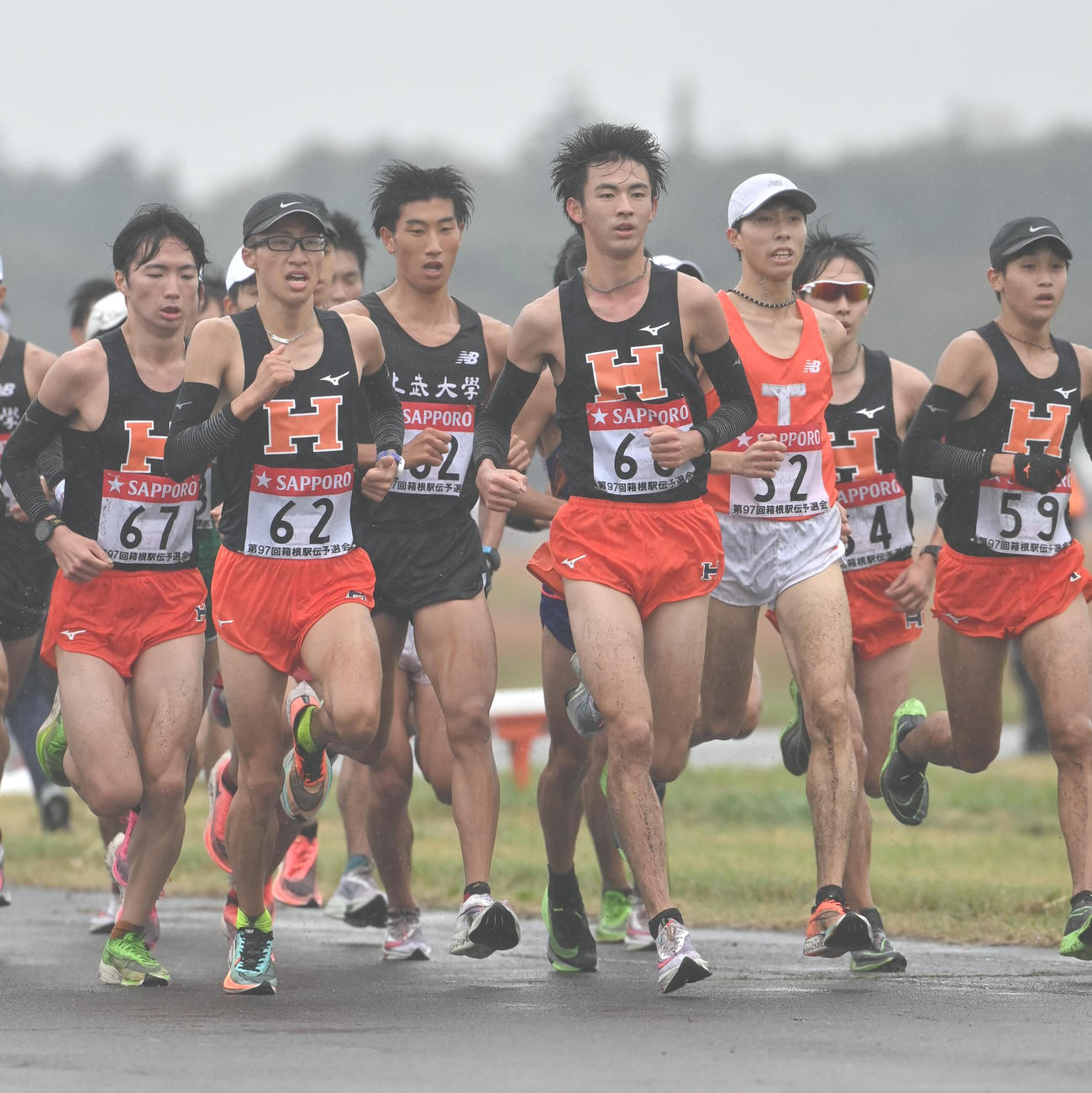 第97回箱根駅伝予選会　予選会を走る法政大の選手たち（代表撮影）