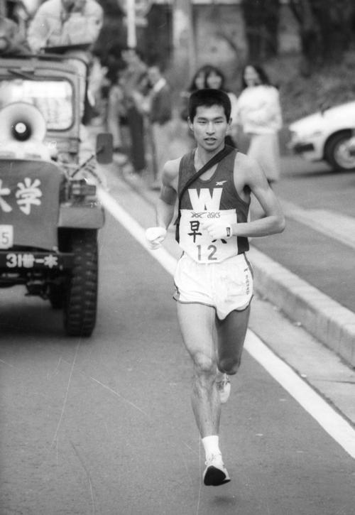 往路3区　トップを死守する早大・高橋昇（4年、区間4位）＝1984年1月2日