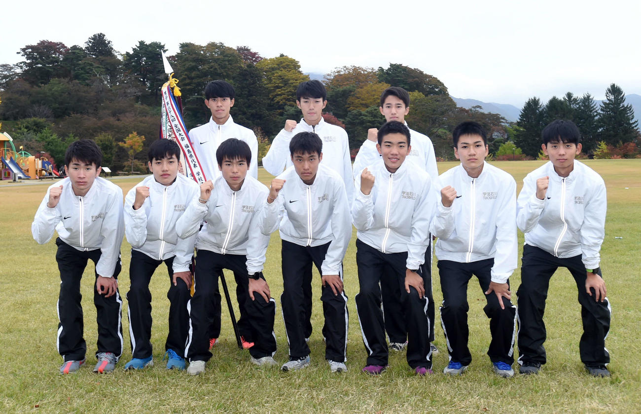 全国優勝を狙う学法石川の男子選手たち（撮影・相沢孔志）