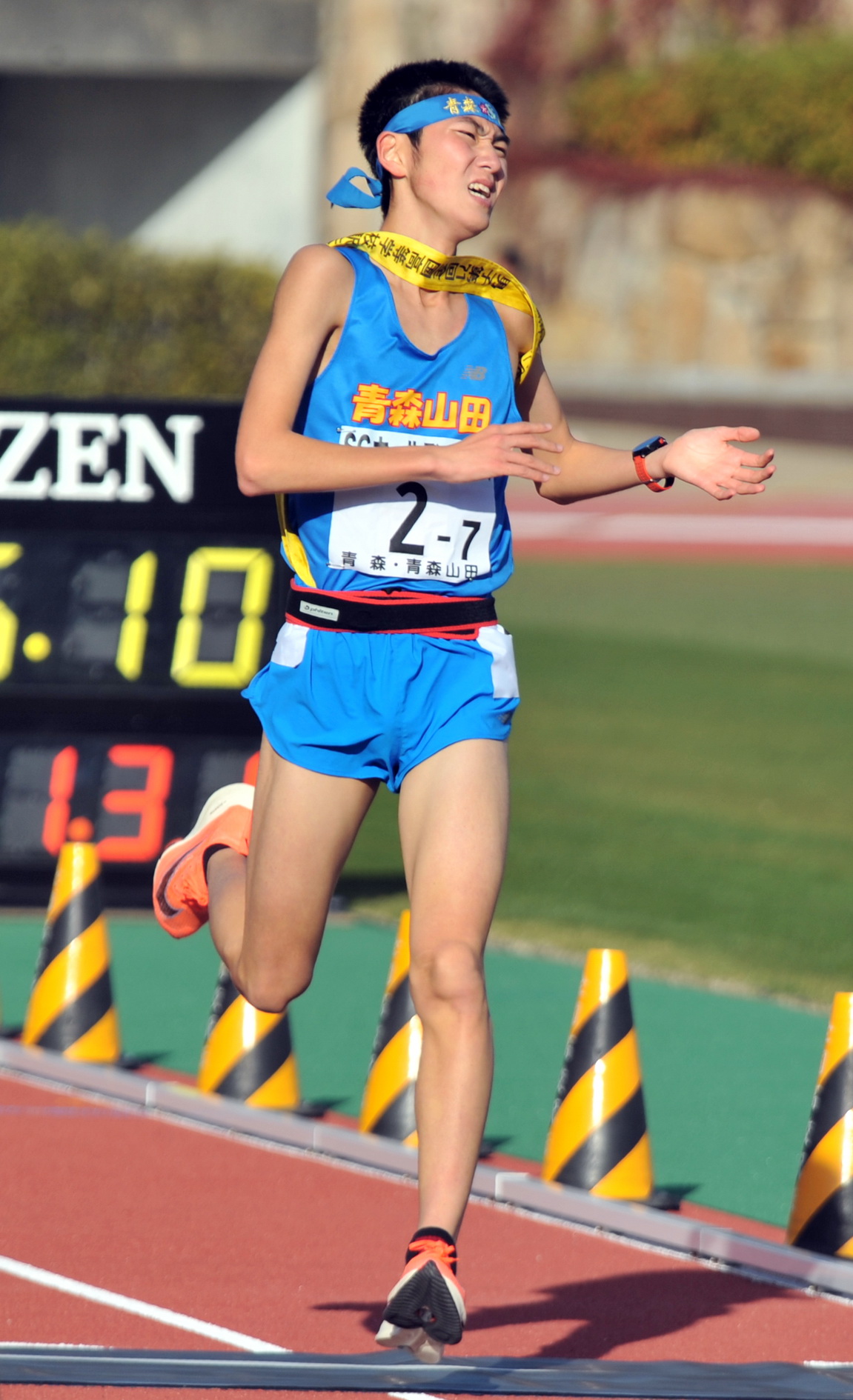 男子の青森山田はアンカー中山拓真が8位入賞を決める