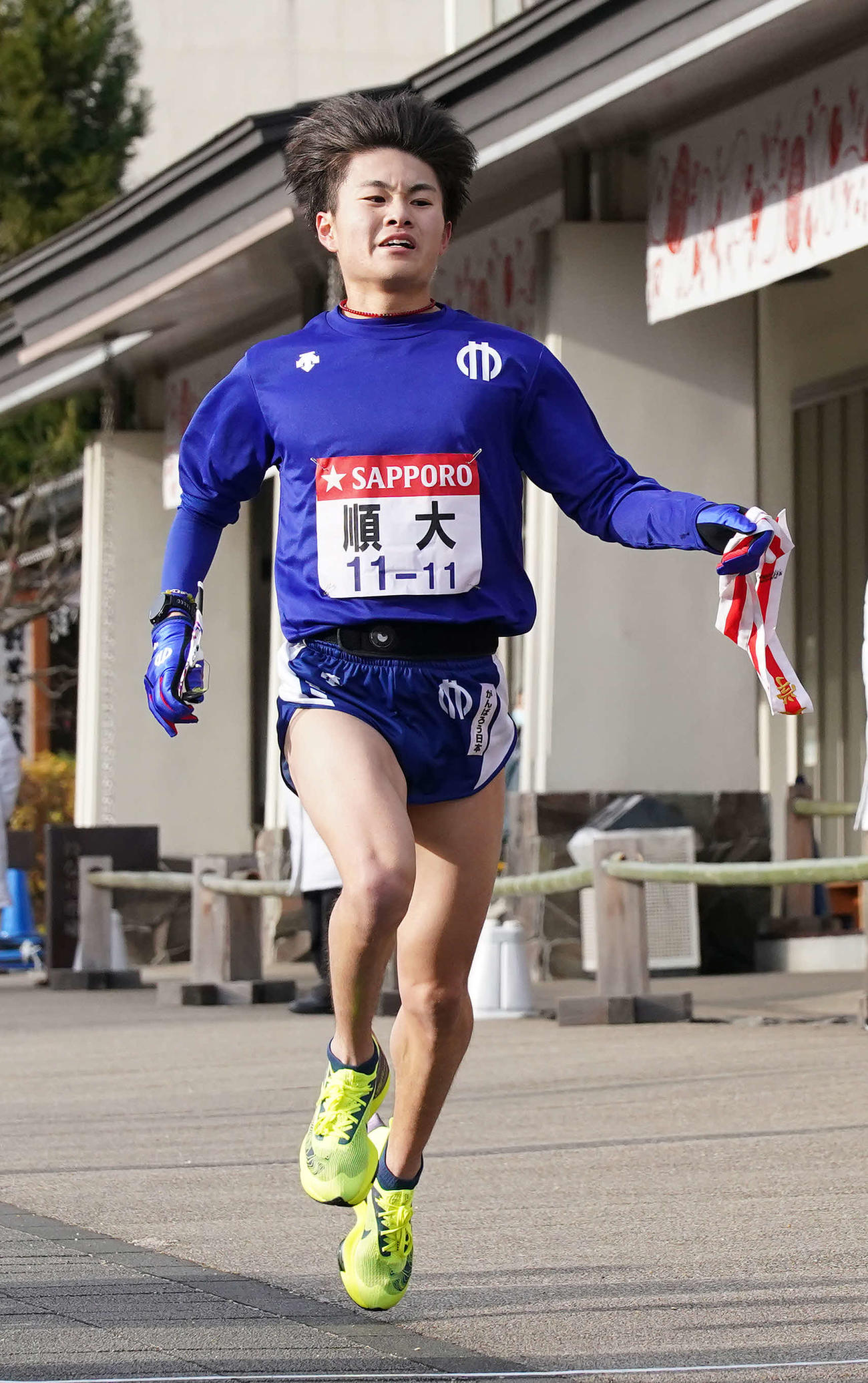 小田原中継所に到着する順大6区清水（撮影・鈴木みどり）