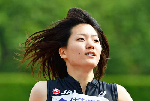 土井杏南 中学校 高校と同じ先輩 大栄翔のｖ祝福 陸上写真ニュース 日刊スポーツ