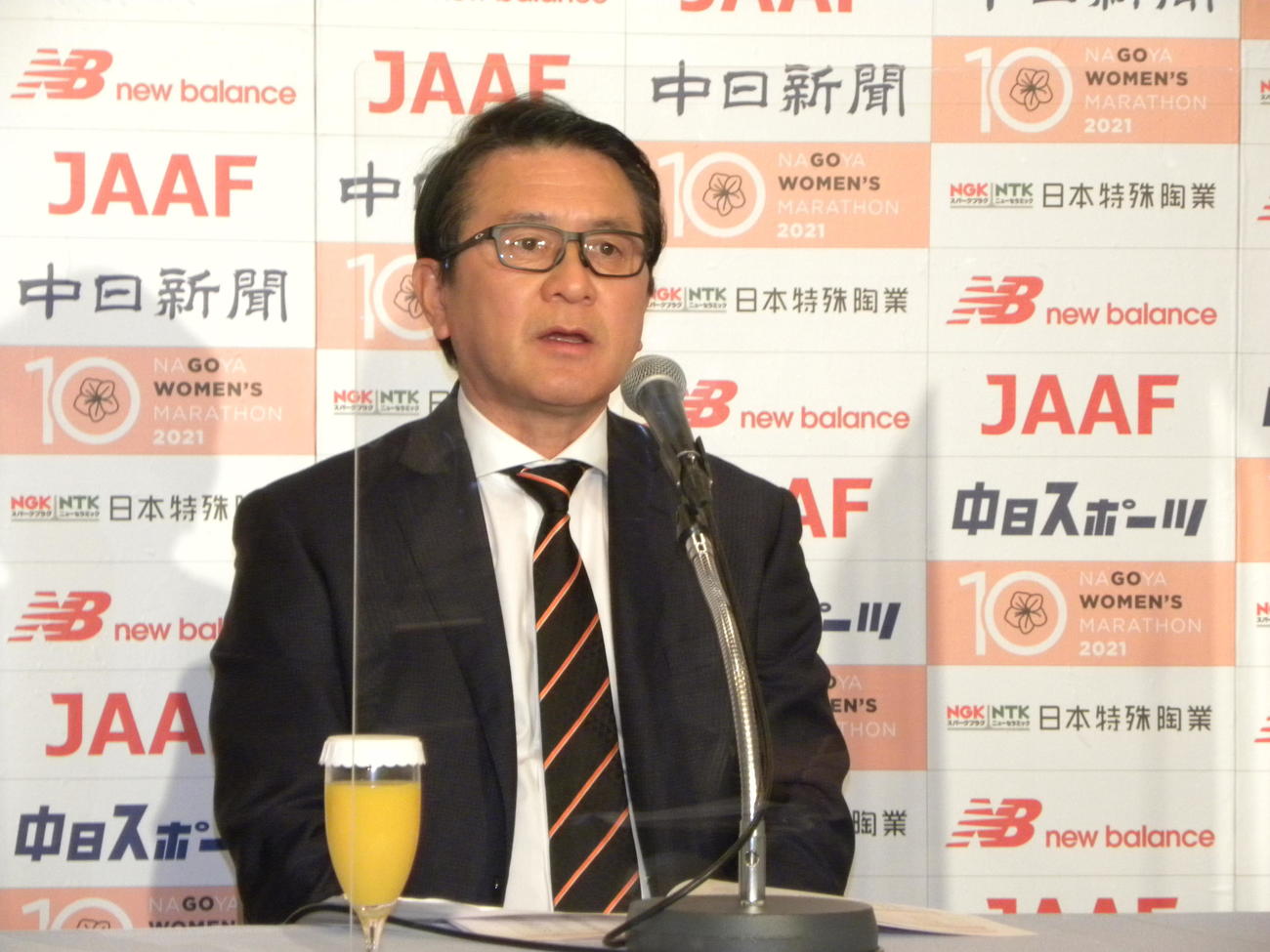 名古屋ウィメンズマラソンの招待選手発表記者会見に出席した、日本陸連の瀬古マラソン強化戦略プロジェクトリーダー（撮影・松本航）