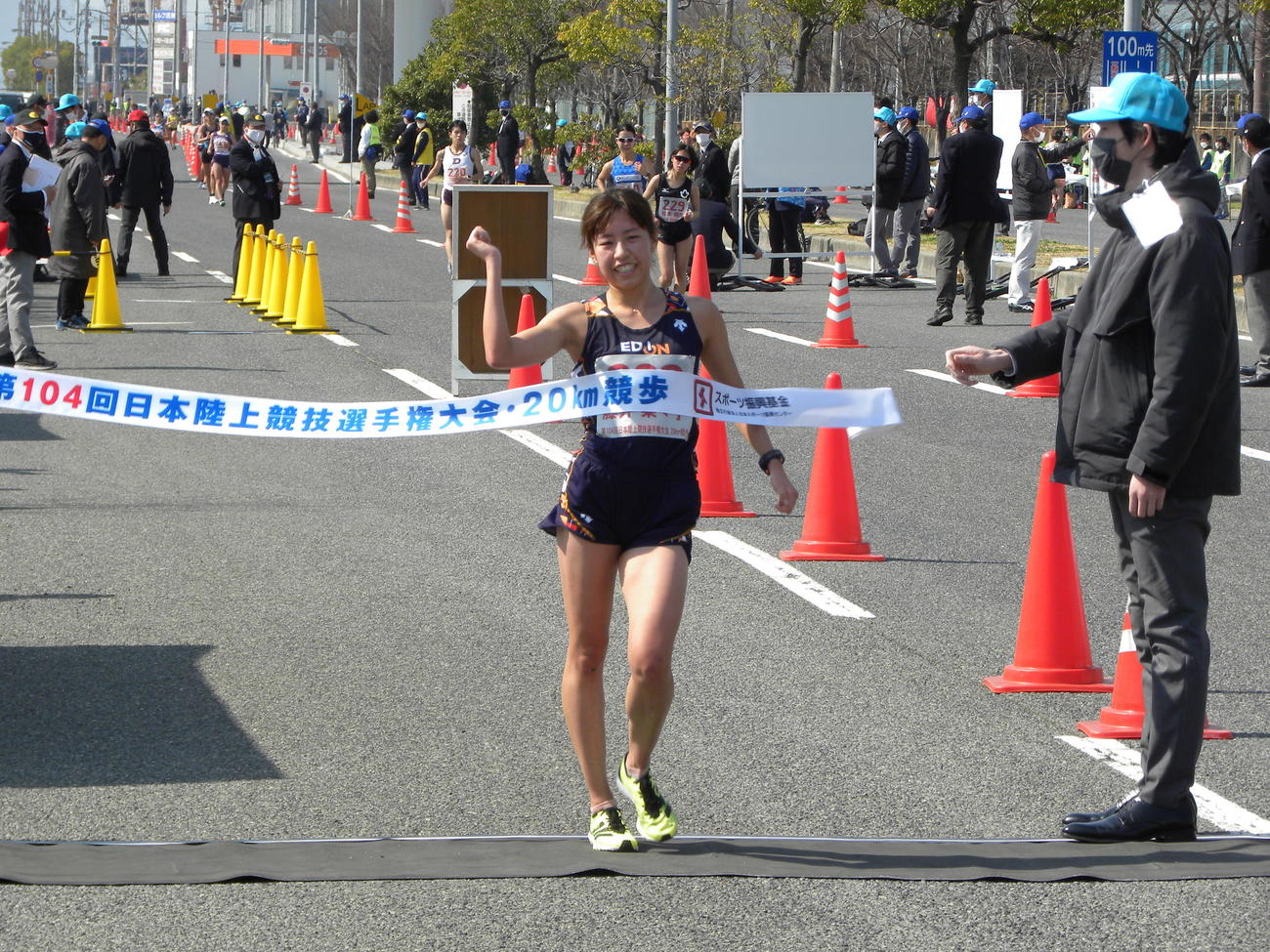 陸上の日本選手権女子20キロ競歩で初優勝を決めた藤井菜々子（撮影・松本航）