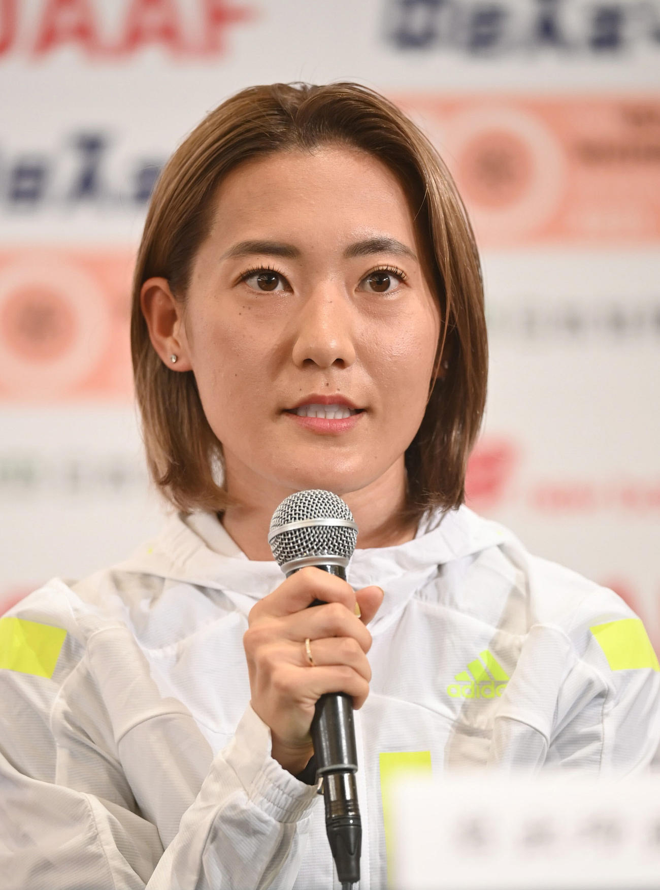 名古屋ウィメンズマラソンを前に、記者会見する岩出玲亜（代表撮影）