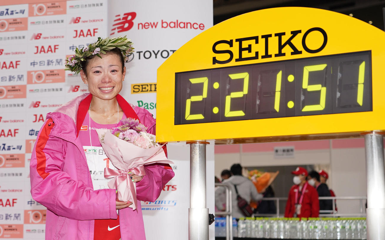 2時間21分51秒の1位でゴールした松田瑞生（撮影・森本幸一）