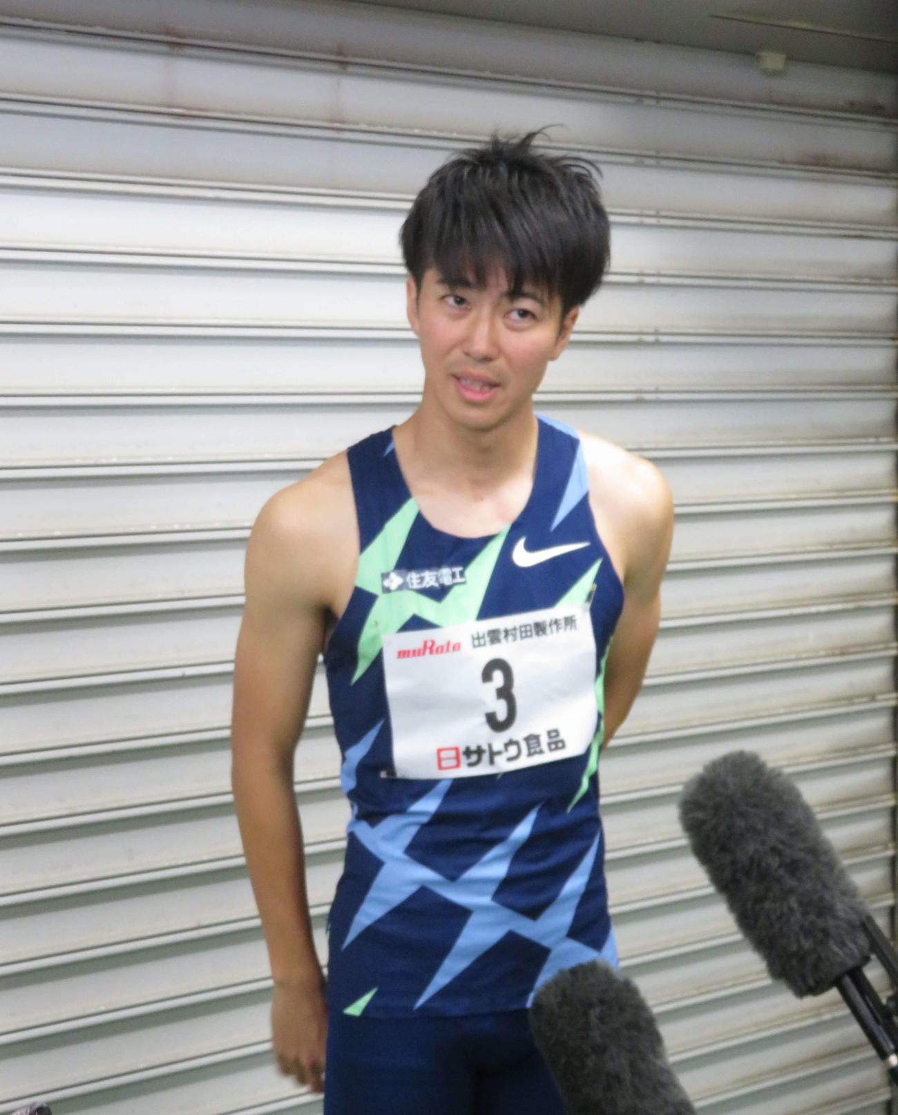 出雲陸上特別レース男子100メートル決勝後、取材に応じる多田（撮影・上田悠太）