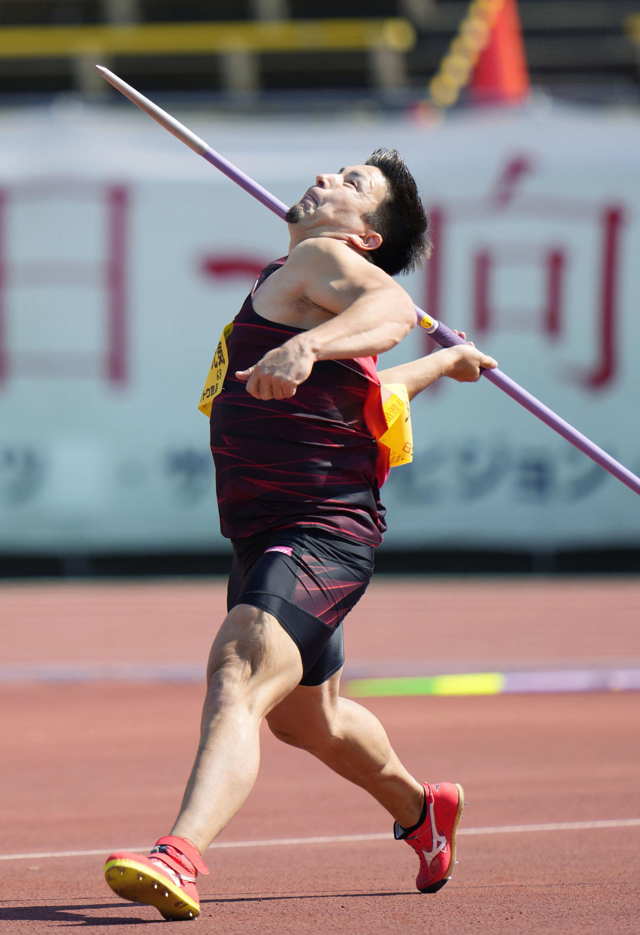 男子やり投げ　76 メートル 86で優勝したディーン元気（共同）