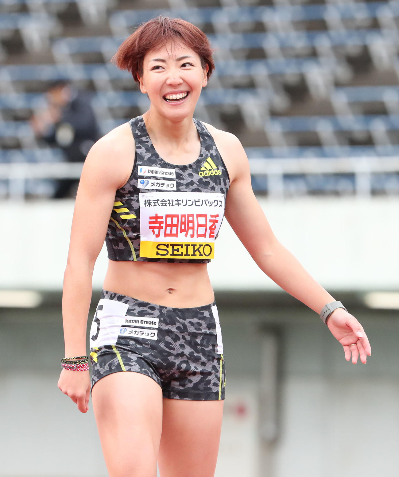 女子100メートルハードル　日本新記録で優勝した寺田明日香は笑顔（撮影・梅根麻紀）