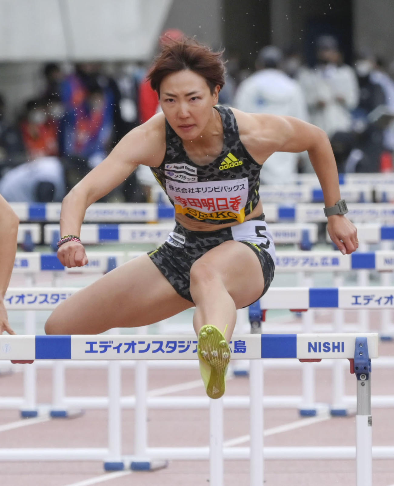 女子100メートルハードル　12秒96の日本新記録で優勝した寺田明日香（共同）