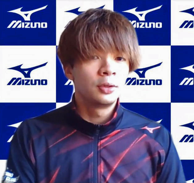 オンラインで取材に応じる陸上男子110 メートル 障害の金井大旺（共同）