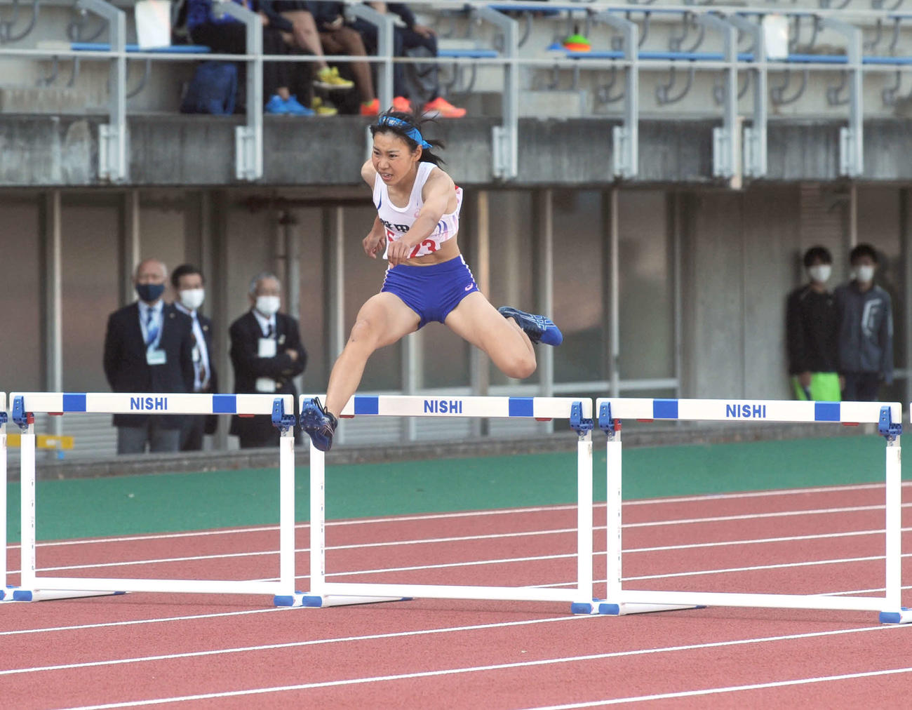 女子400メートルHで大会新記録を樹立した磐田北の梶野