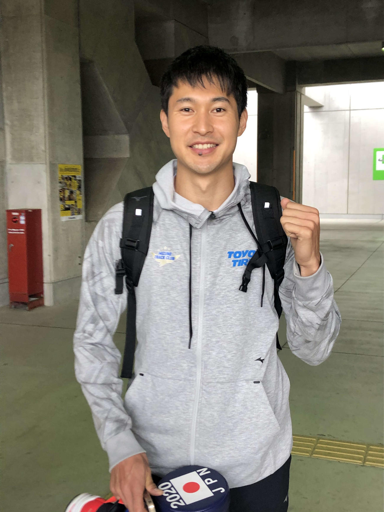 静岡国際の前日練習を終え、笑顔の飯塚（撮影・上田悠太）