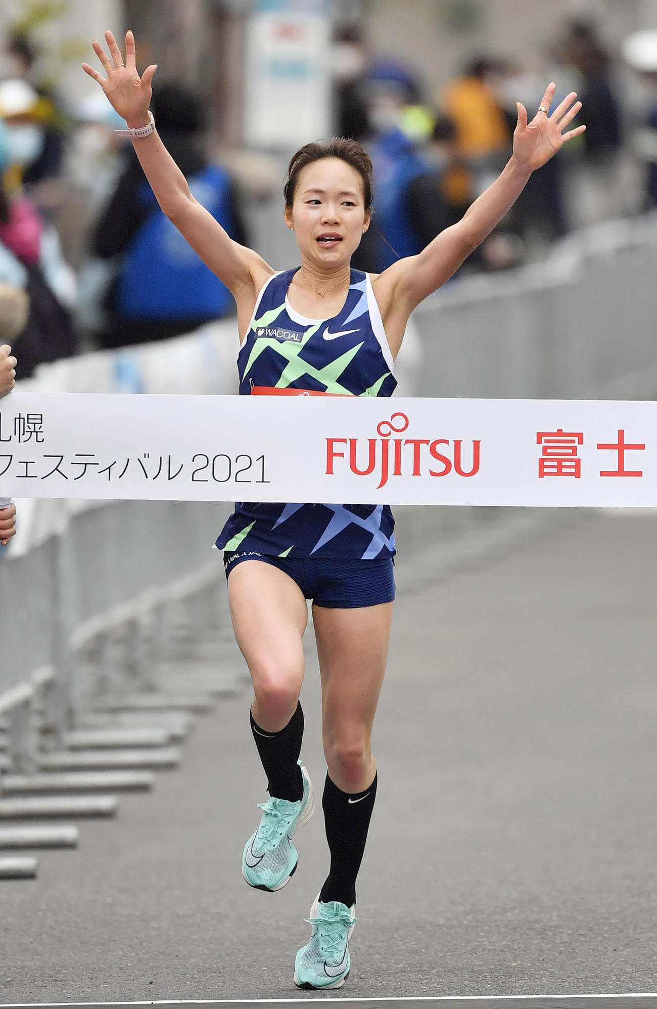 東京五輪のテスト大会となる「札幌チャレンジハーフマラソン」の女子で、1時間8分28秒をマークして優勝した一山（代表撮影）