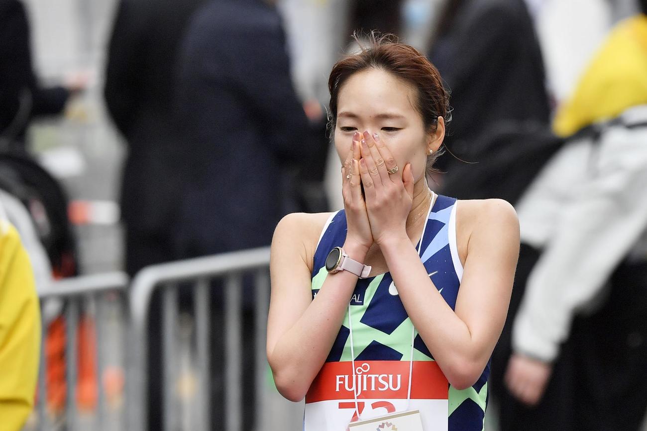 東京五輪のテスト大会となる「札幌チャレンジハーフマラソン」の女子で優勝した一山（代表撮影）